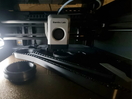Bambulab beim drucken – Bauteil im Druck